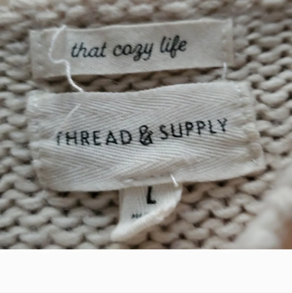 💥 Thread & Supply Boho Woman's Sweater - Picture 4 of 4